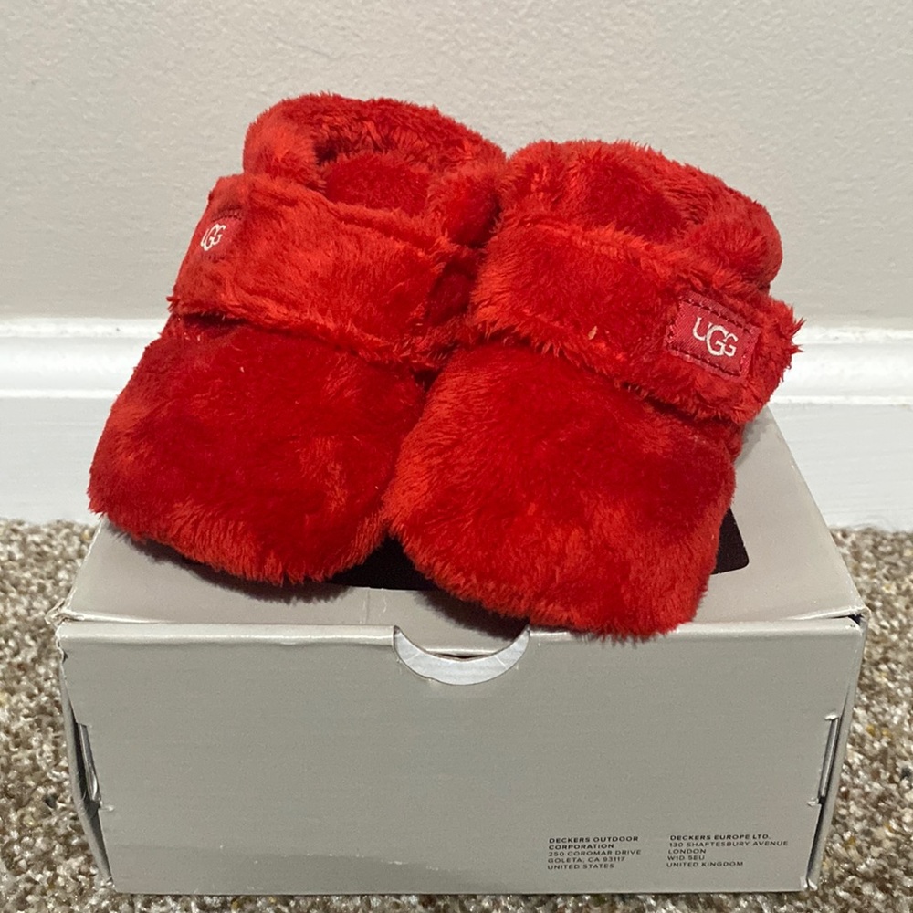 Infant UGGS size 2/3